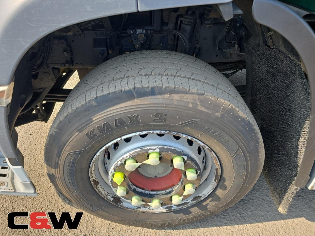 Vehicle image 30